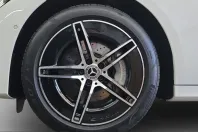 Mercedes-Benz E 300 (Clasa E) din 2024 cu 10.400 km - oferta MER204989 - foto 5