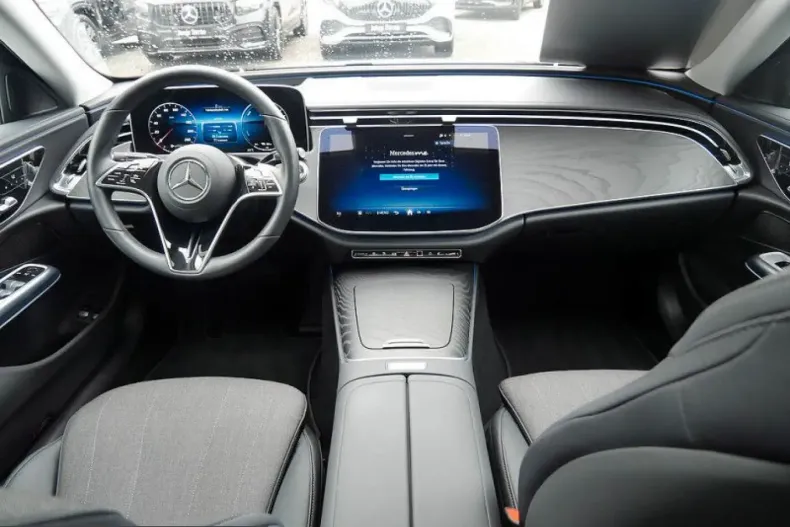 Mercedes-Benz E 400 (Clasa E) din 2025 cu 34.976 km - oferta MER204990 - foto 7