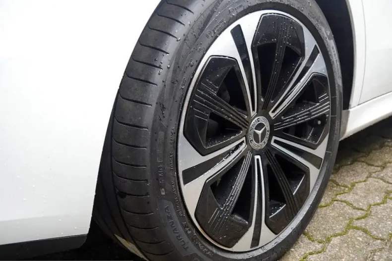 Mercedes-Benz E 400 (Clasa E) din 2025 cu 34.976 km - oferta MER204990 - foto 10