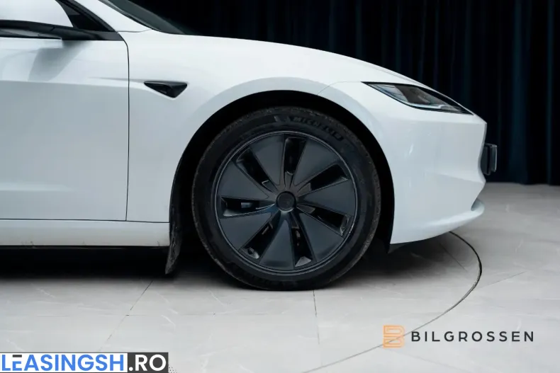 Tesla Model 3 din 2023 cu 30.980 km - oferta TES204991 - foto 12