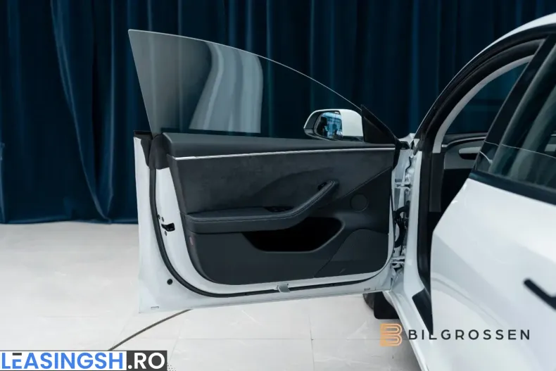 Tesla Model 3 din 2023 cu 30.980 km - oferta TES204991 - foto 13