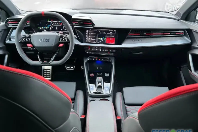 Audi RS3 din 2025 cu 4.450 km - oferta AUD205001 - foto 8