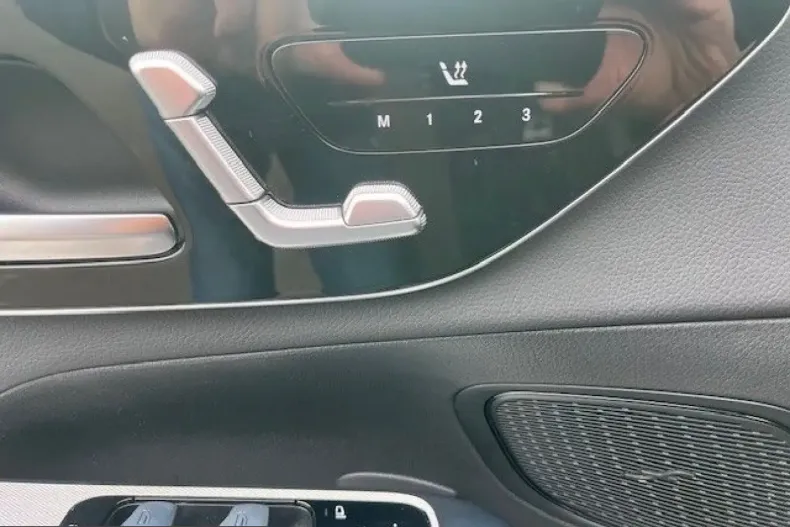 Mercedes-Benz GLC 300 (Clasa GLC) din 2023 cu 47.200 km - oferta MER205012 - foto 7