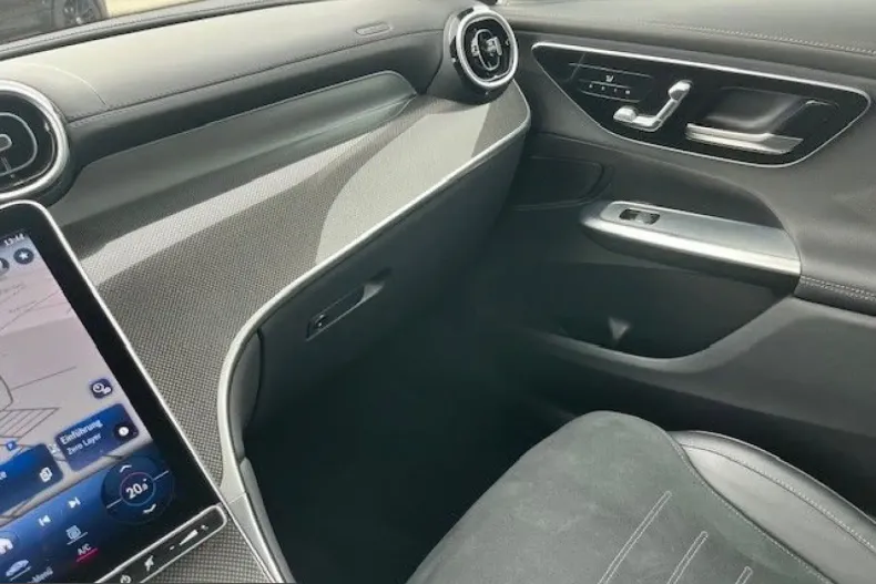 Mercedes-Benz GLC 300 (Clasa GLC) din 2023 cu 47.200 km - oferta MER205012 - foto 8