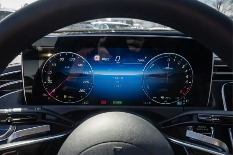 Mercedes-Benz E 300 (Clasa E) din 2025 cu 7.335 km - oferta MER205026 - foto 11