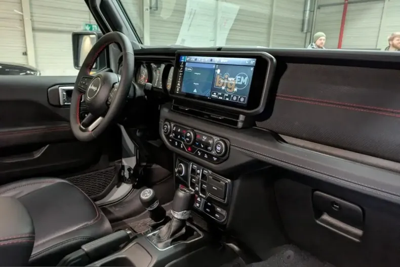 Jeep Wrangler din 2024 cu 6.555 km - oferta JEE205040 - foto 2