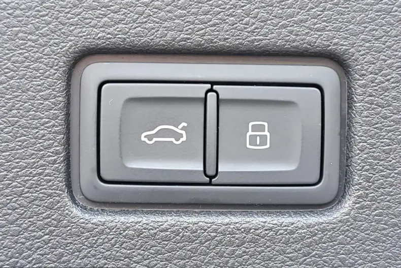 Audi Q8 din 2025 cu 8.716 km - oferta AUD205041 - foto 23