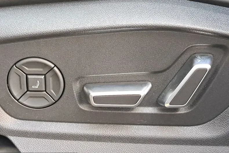 Audi Q8 din 2025 cu 8.716 km - oferta AUD205041 - foto 24