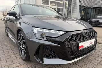 Audi RS3 din 2025 - oferta AUD205042