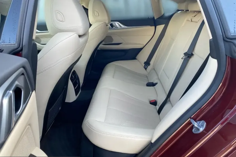 BMW i4 (Seria 4) din 2023 cu 27.200 km - oferta BMW205046 - foto 9