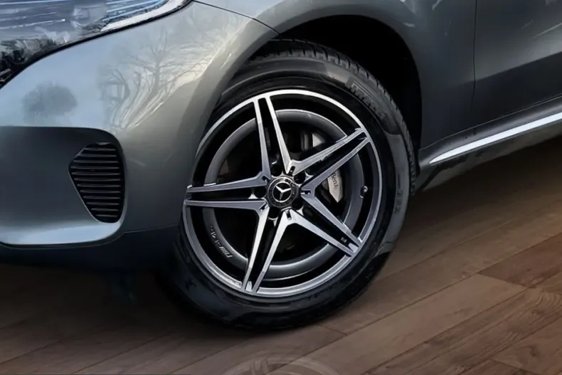 Mercedes-Benz EQC din 2022 cu 71.607 km - oferta MER205053 - foto 2