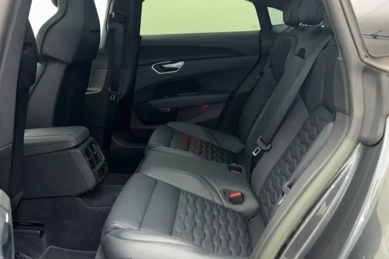 Audi e-tron GT din 2022 cu 69.680 km - oferta AUD205054 - foto 11