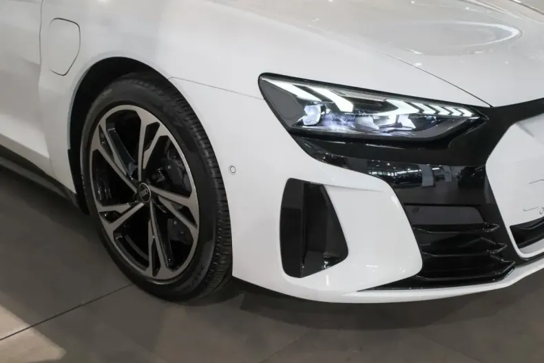 Audi e-tron GT din 2023 cu 23.450 km - oferta AUD205056 - foto 3