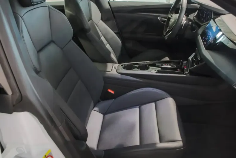 Audi e-tron GT din 2023 cu 23.450 km - oferta AUD205056 - foto 4