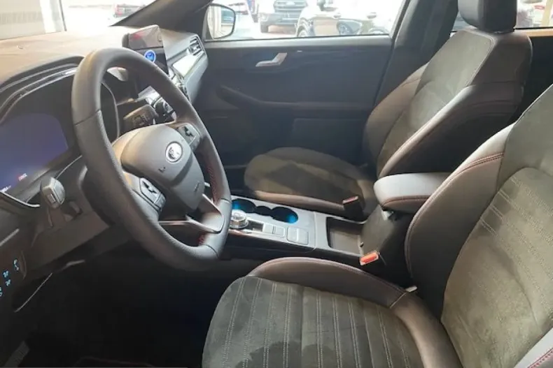 Ford Kuga din 2024 cu 19.384 km - oferta FOR205058 - foto 4