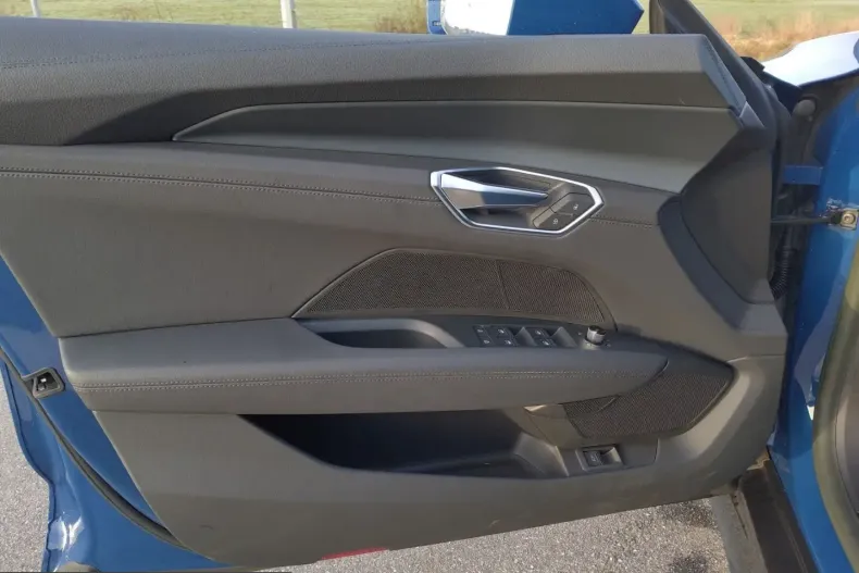 Audi e-tron GT din 2023 cu 30.300 km - oferta AUD205062 - foto 15