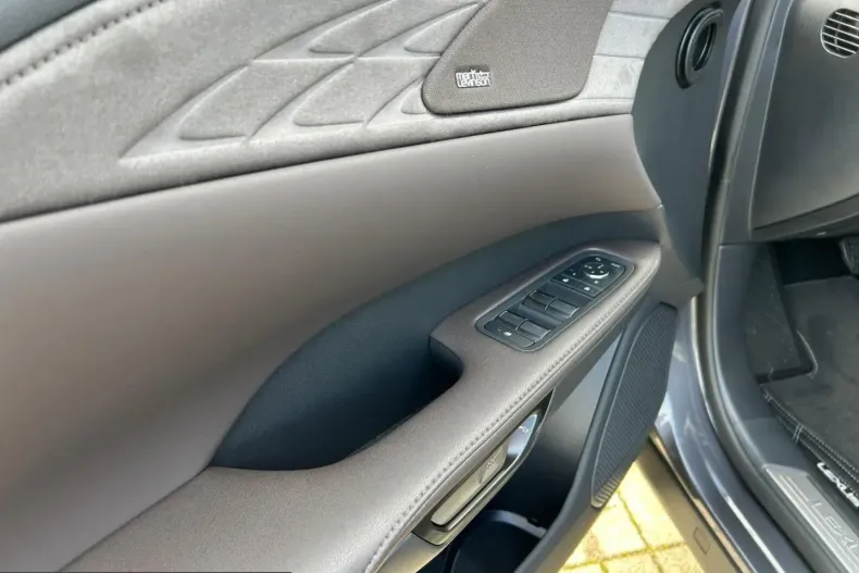 Lexus RX 450 din 2026 cu 50 km - oferta LEX205072 - foto 20