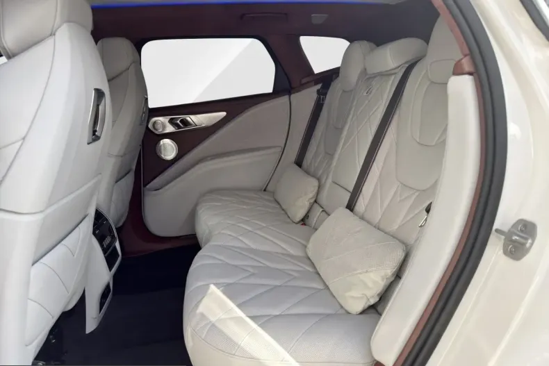 BMW XM (Seria X) din 2025 cu 37.241 km - oferta BMW205073 - foto 12