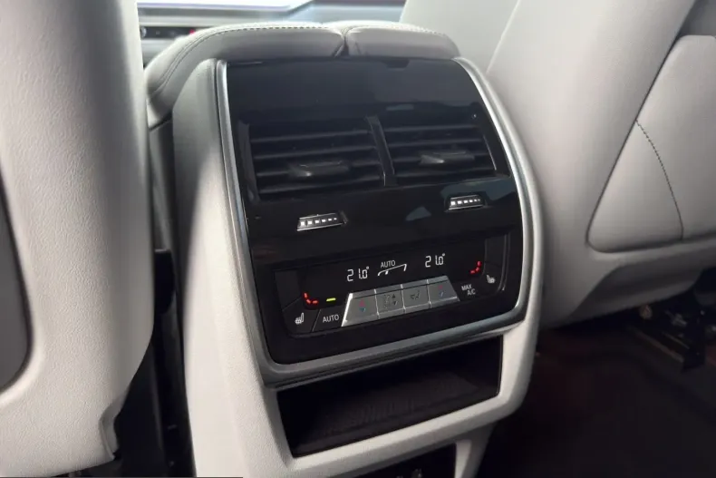 BMW XM (Seria X) din 2025 cu 37.241 km - oferta BMW205073 - foto 15