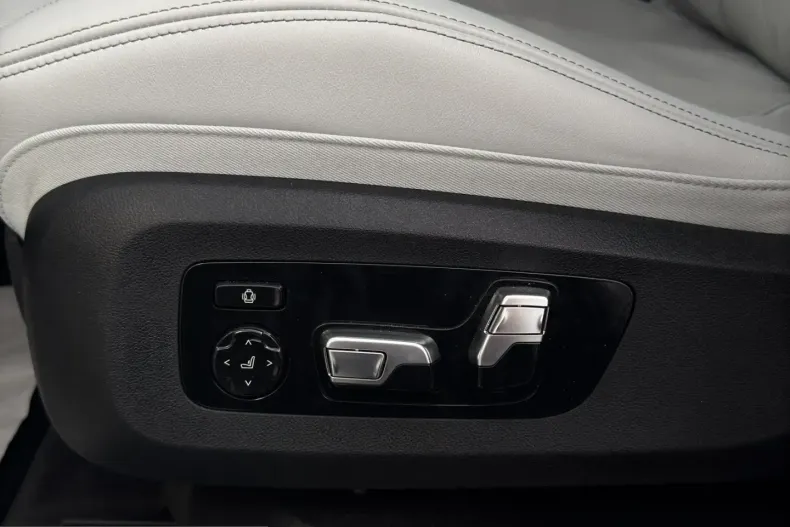 BMW XM (Seria X) din 2025 cu 37.241 km - oferta BMW205073 - foto 16