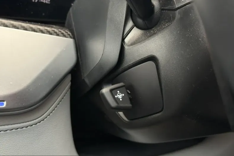 BMW XM (Seria X) din 2025 cu 37.241 km - oferta BMW205073 - foto 22