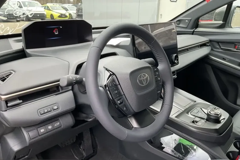 Toyota bZ4X din 2025 cu 3.500 km - oferta TOY205085 - foto 8