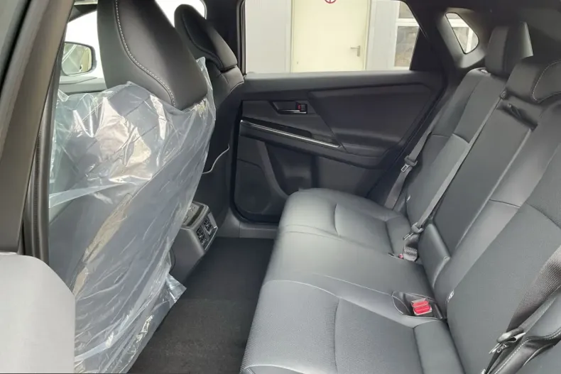 Toyota bZ4X din 2025 cu 3.500 km - oferta TOY205085 - foto 10