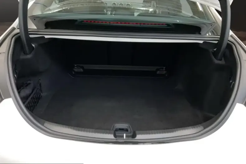 Mercedes-Benz C 200 (Clasa C) din 2025 cu 4.365 km - oferta MER205094 - foto 6