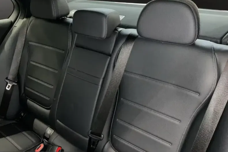 Mercedes-Benz C 200 (Clasa C) din 2025 cu 4.365 km - oferta MER205094 - foto 10