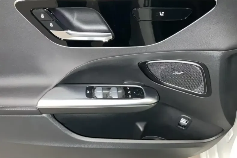 Mercedes-Benz C 200 (Clasa C) din 2025 cu 4.365 km - oferta MER205094 - foto 12