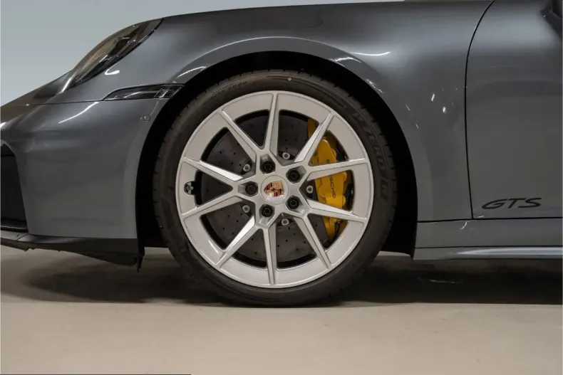 Porsche 911 din 2024 cu 5.200 km - oferta POR205103 - foto 6