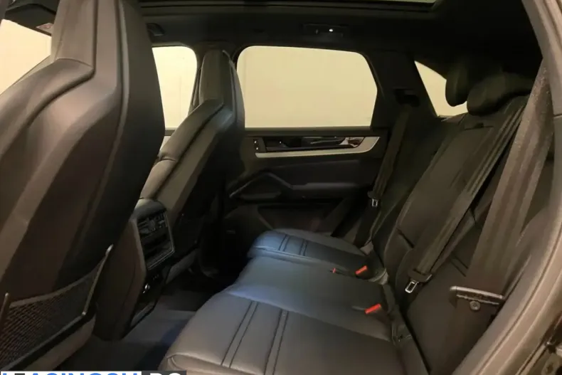 Porsche Cayenne din 2024 cu 14.750 km - oferta POR205143 - foto 12