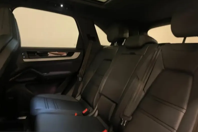 Porsche Cayenne din 2024 cu 14.750 km - oferta POR205143 - foto 13