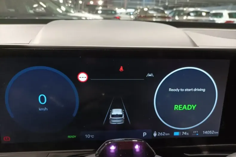 Hyundai Kona Elektro din 2024 cu 14.051 km - oferta HYU205149 - foto 12