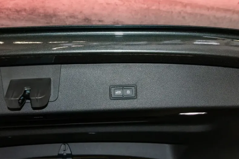 Audi Q8 e-tron din 2025 cu 4.458 km - oferta AUD205162 - foto 7