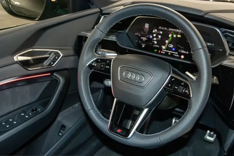 Audi Q8 e-tron din 2025 cu 4.458 km - oferta AUD205162 - foto 13