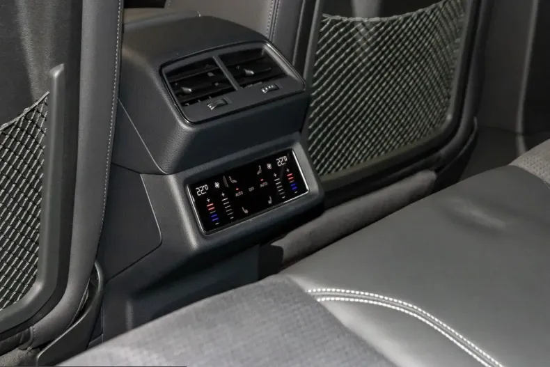 Audi Q8 e-tron din 2025 cu 4.458 km - oferta AUD205162 - foto 15