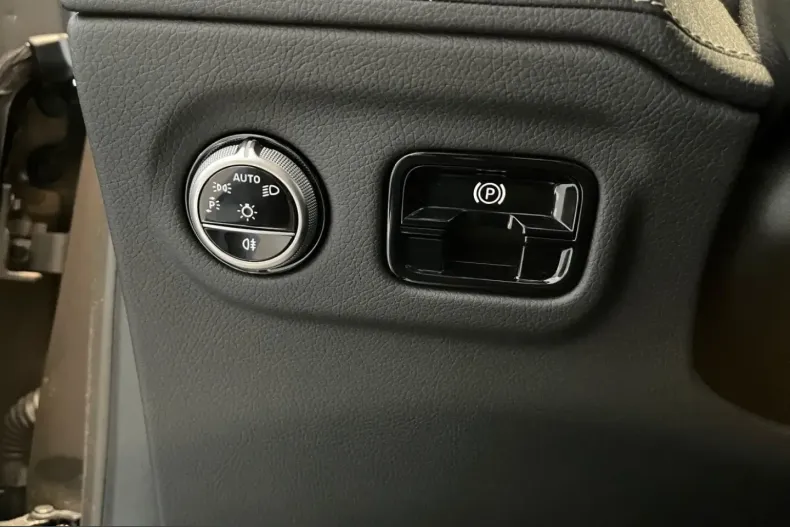 Mercedes-Benz EQE SUV din 2025 cu 19.760 km - oferta MER205171 - foto 21