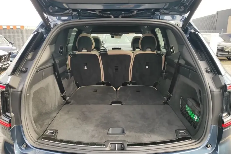 Volvo EX90 din 2025 cu 7.880 km - oferta VOL205175 - foto 11