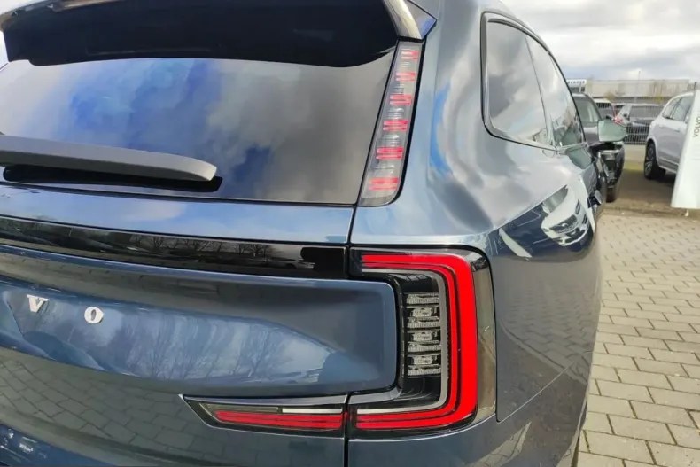 Volvo EX90 din 2025 cu 7.880 km - oferta VOL205175 - foto 12