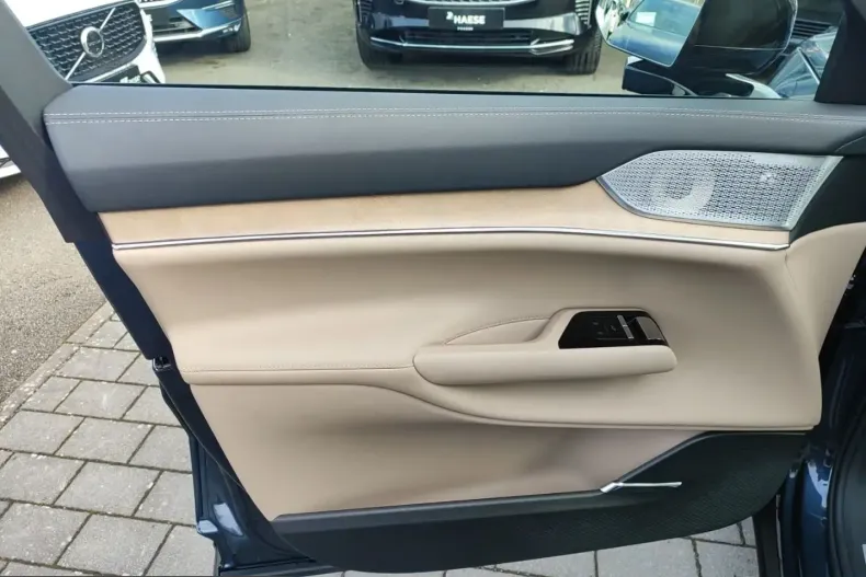 Volvo EX90 din 2025 cu 7.880 km - oferta VOL205175 - foto 14