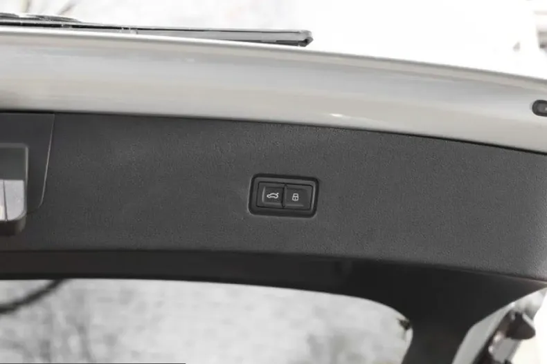 Audi Q8 din 2025 cu 18.820 km - oferta AUD205177 - foto 10