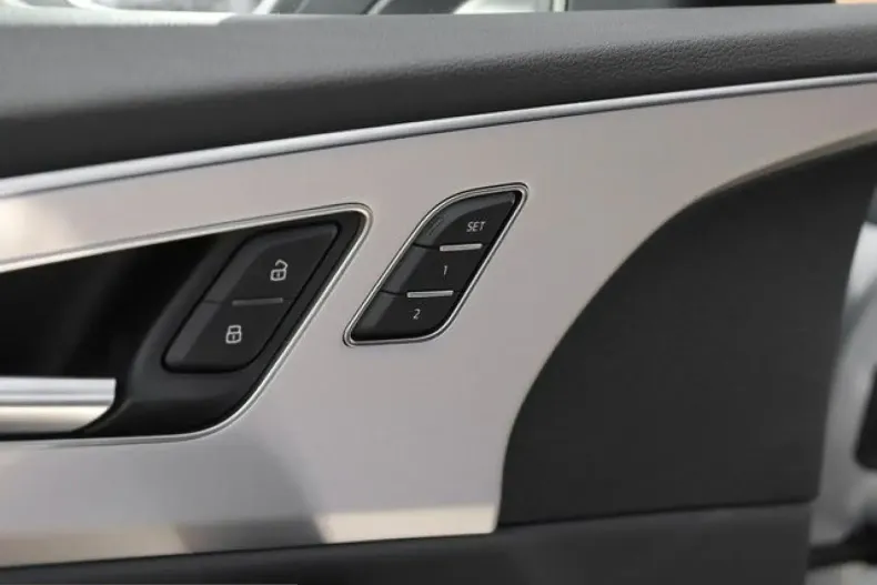 Audi Q8 din 2025 cu 18.820 km - oferta AUD205177 - foto 14