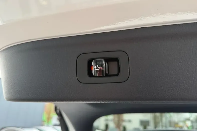 Mercedes-Benz EQE SUV din 2025 cu 19.166 km - oferta MER205185 - foto 29