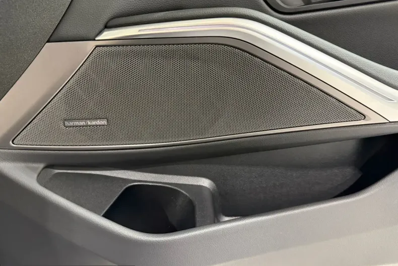 BMW M340i (Seria 3) din 2025 cu 9.600 km - oferta BMW205200 - foto 19