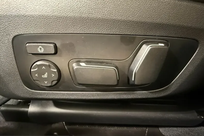 BMW M340i (Seria 3) din 2025 cu 14.800 km - oferta BMW205203 - foto 18