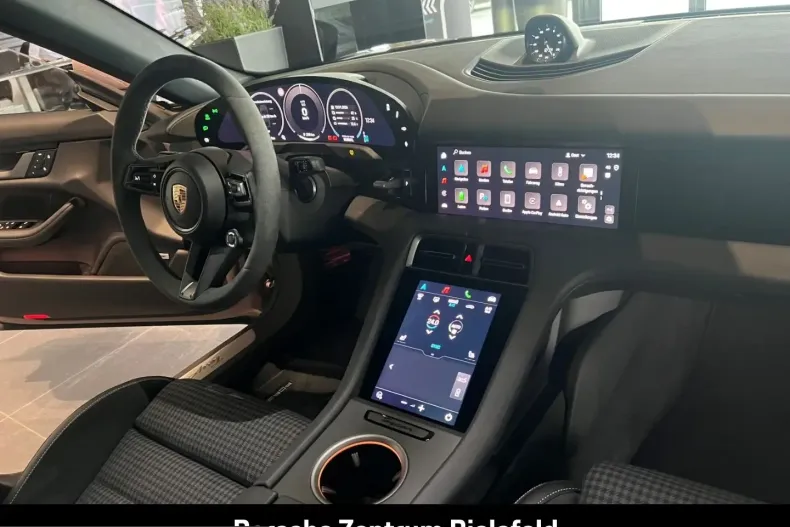 Porsche Taycan din 2024 cu 2.243 km - oferta POR205211 - foto 34