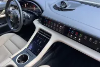 Porsche Taycan din 2023 cu 2.100 km - oferta POR205213 - foto 10