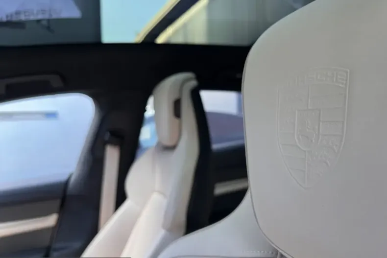 Porsche Taycan din 2023 cu 2.100 km - oferta POR205213 - foto 19