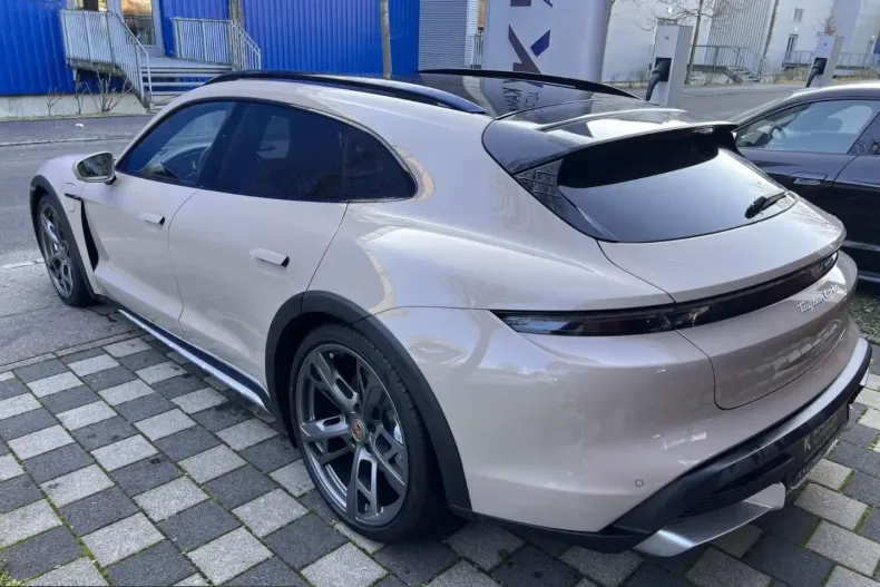 Porsche Taycan din 2023 cu 2.100 km - oferta POR205213 - foto 29